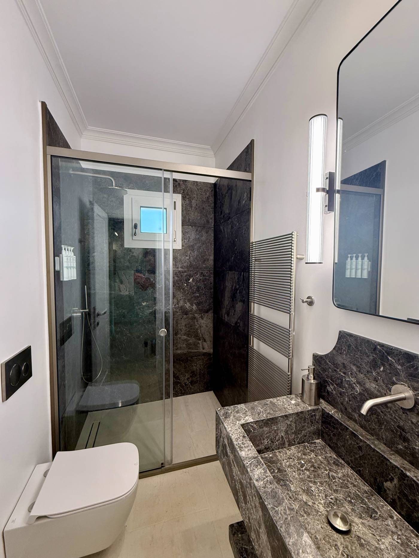 Terra di Corfu — marble bathroom